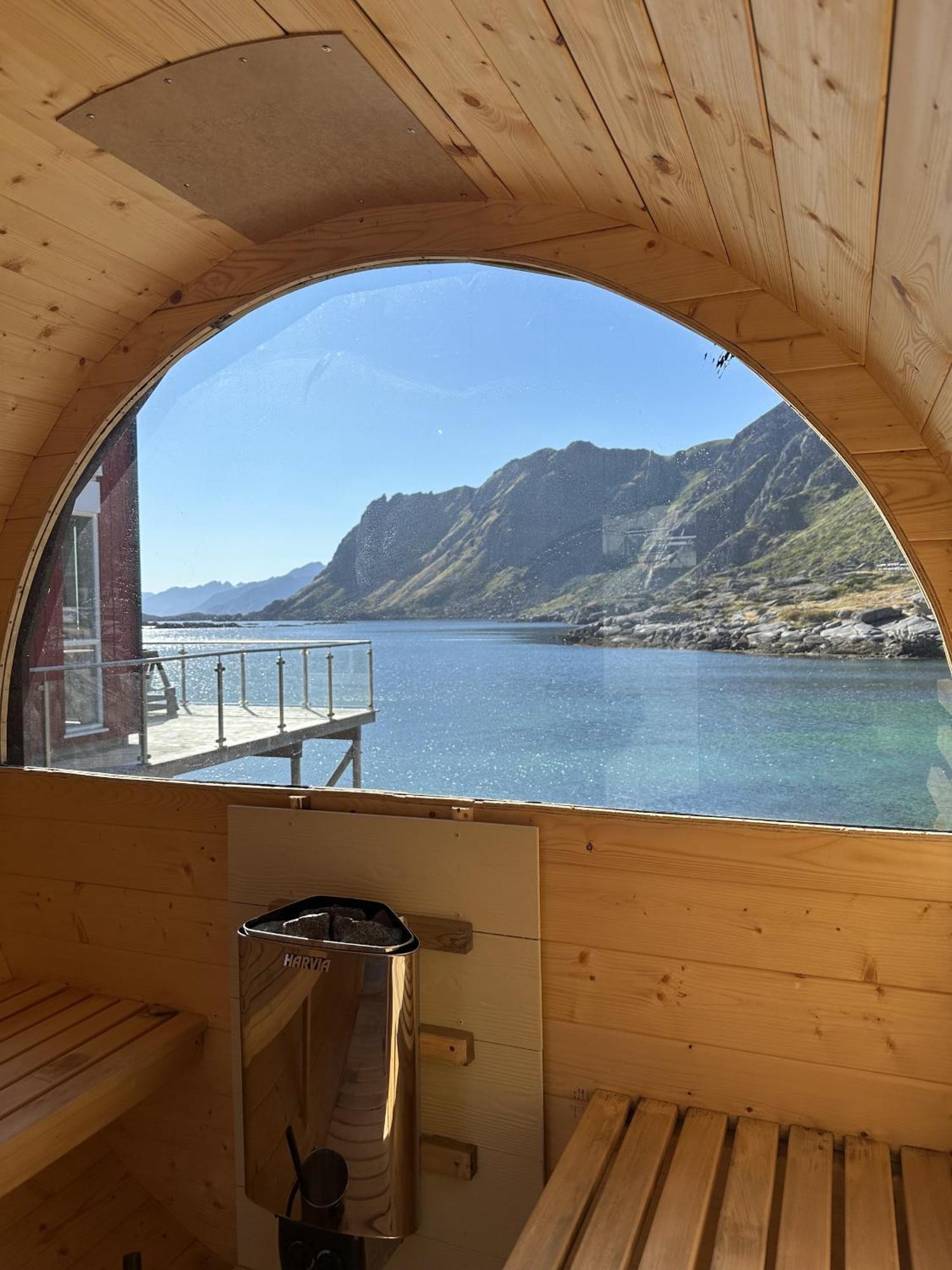 Lofoten Waterfront Luxury Lodge Ballstad Εξωτερικό φωτογραφία