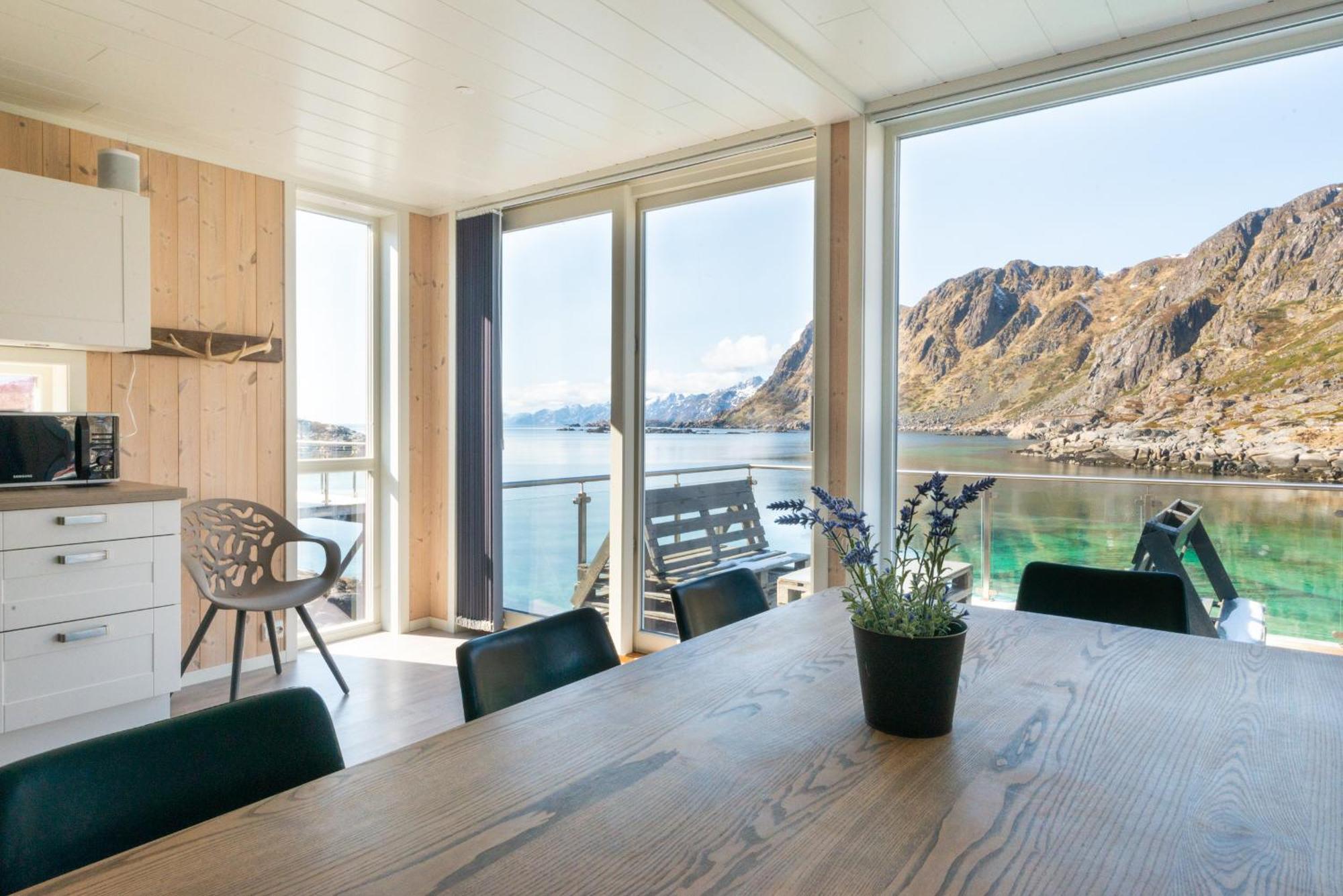 Lofoten Waterfront Luxury Lodge Ballstad Εξωτερικό φωτογραφία